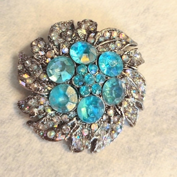 Blue Crystal Encrusted Brooch - Picture 4 of 7